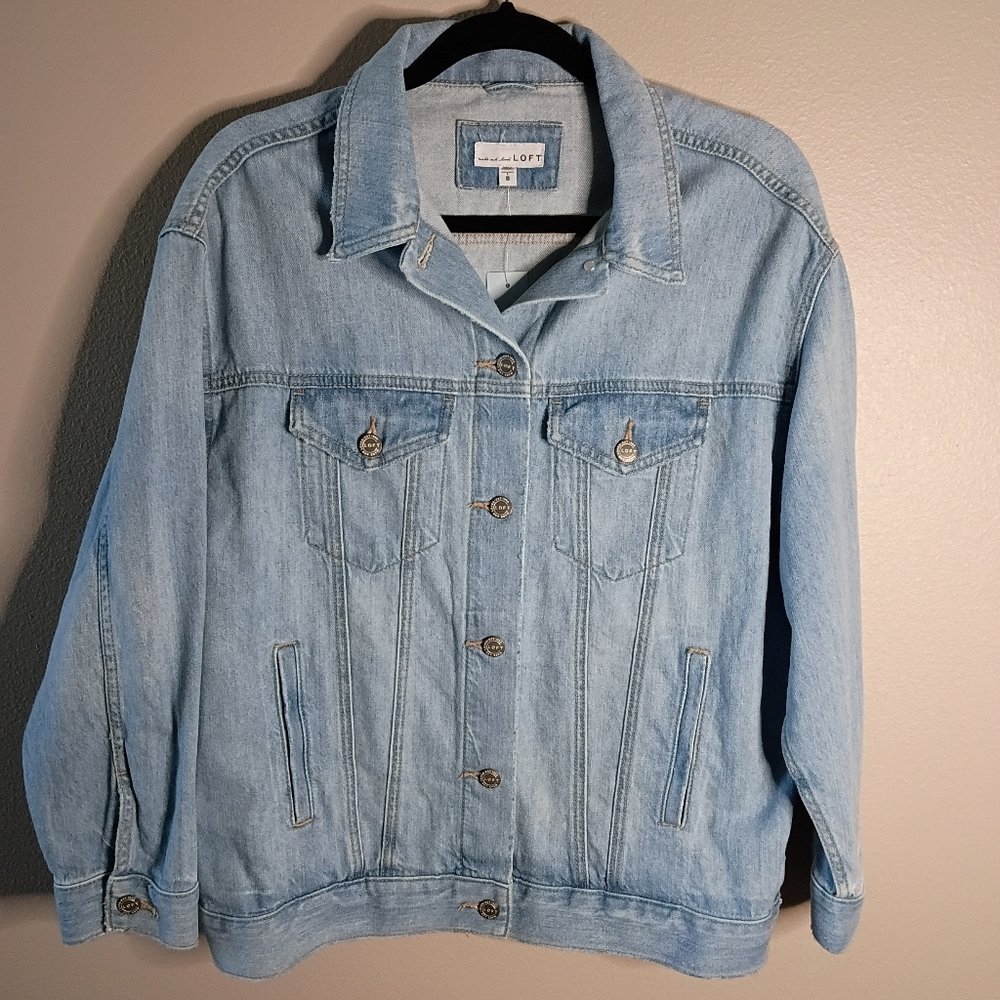 NEW LOFT Petite Oversized Denim Trucker Jacket in Light Wash Indigo Size S NWT